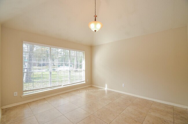 Building Photo - 102 N Holly Laurel Cir