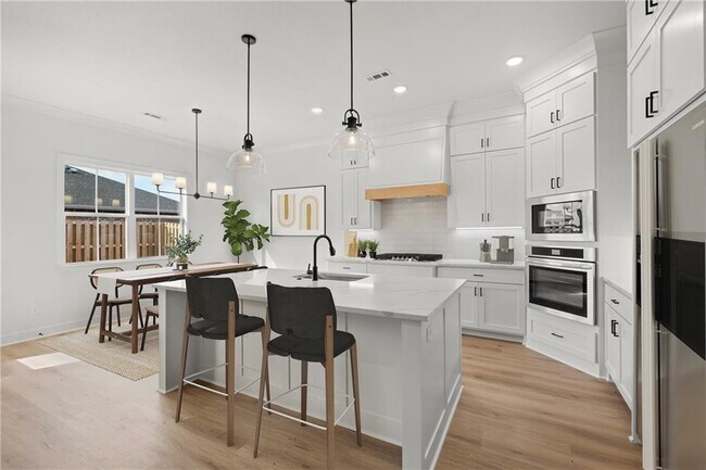 Building Photo - 550 Apollo Dr