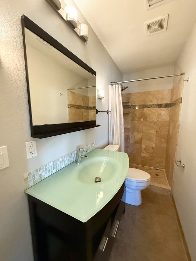 Building Photo - 7413 E Roosevelt St