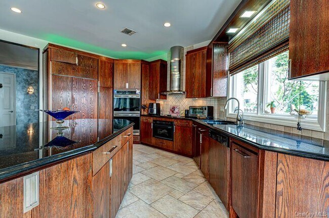 Building Photo - 37 Crescent Cove Cir