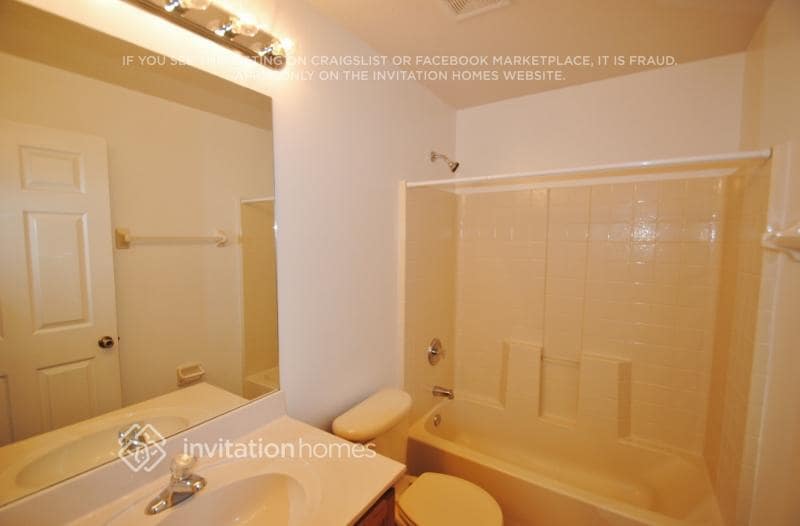 Building Photo - 427 Biscayne Ave NW