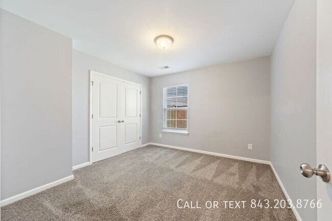 Building Photo - 341 Drayton Pl Dr