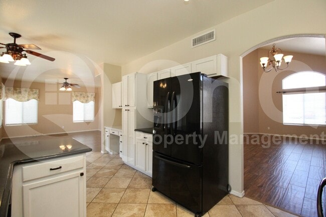 Building Photo - 3845 W Charlotte Dr