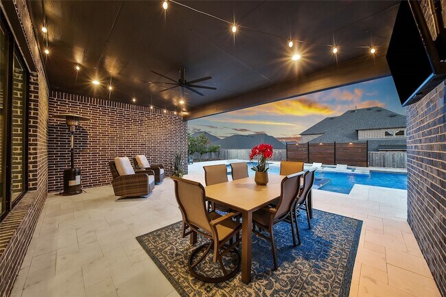 Building Photo - 1015 Oak Briar Ln