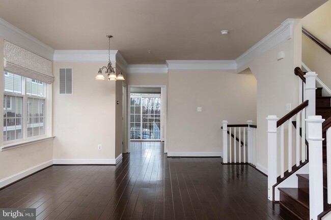 Building Photo - 115 Meridian Ln