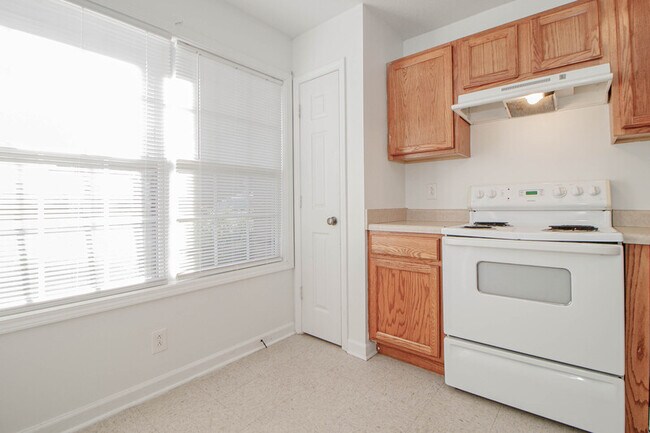 Building Photo - 299 Raleigh Dr