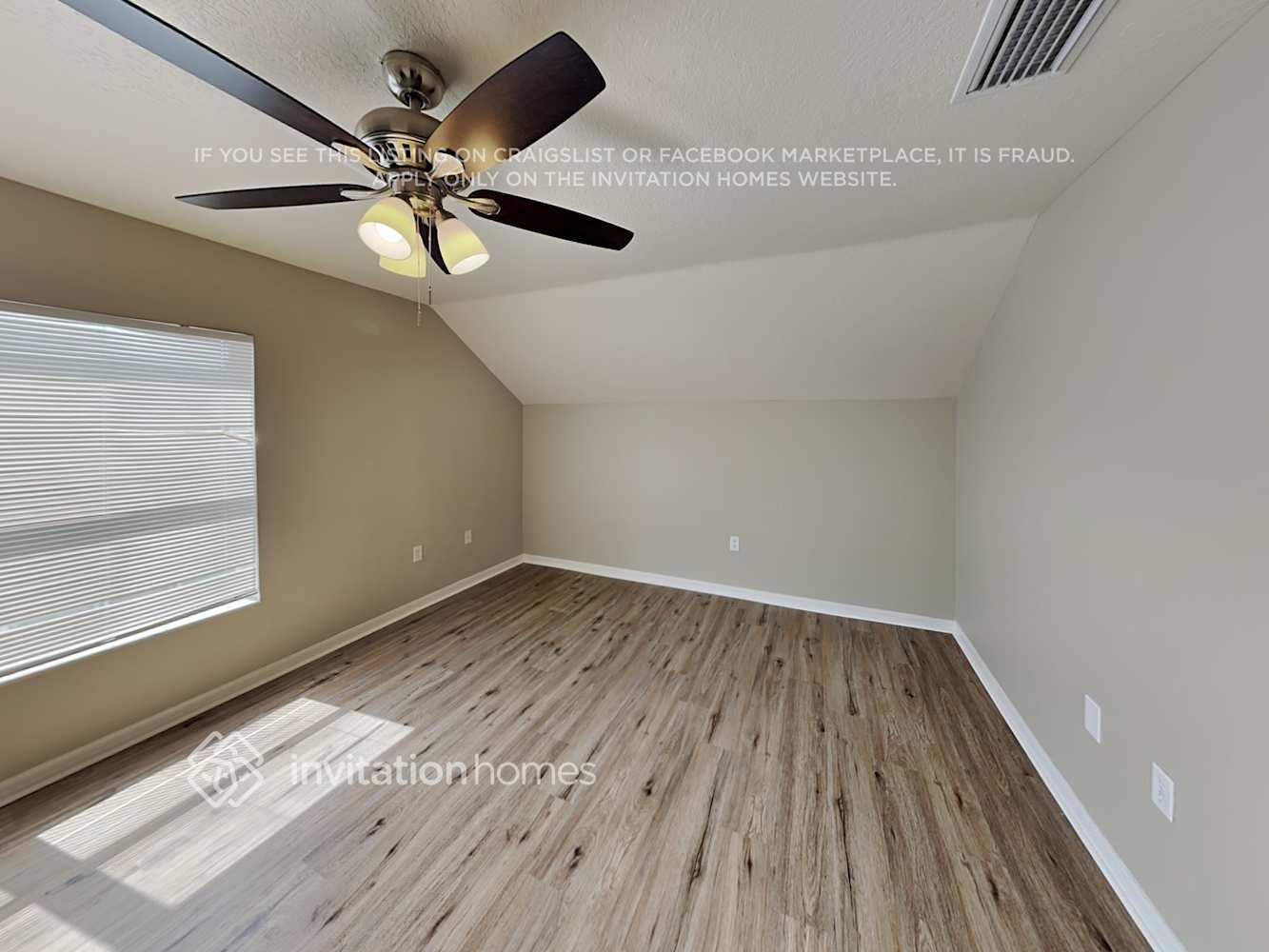 Building Photo - 3406 70th Ct E