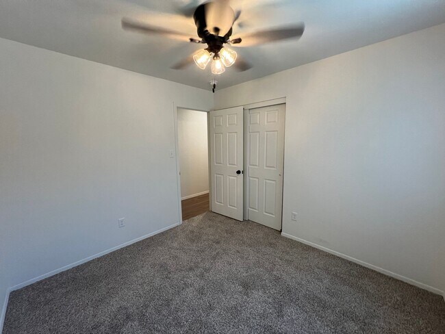 Building Photo - NEWER 4 BEDROOM HOME!