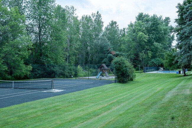 Building Photo - 92 Quarry Hl Rd