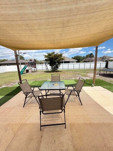 Building Photo - 4249 SW Whitebread Rd