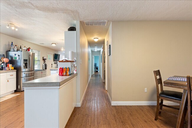 Building Photo - 3308 NW Atlanta Ave