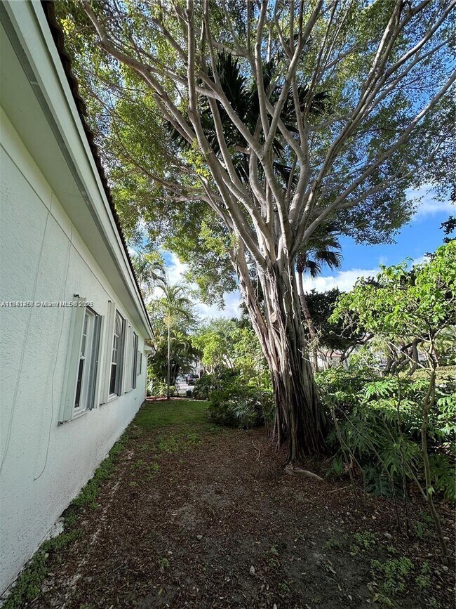 Building Photo - 11123 NW 71st Terrace