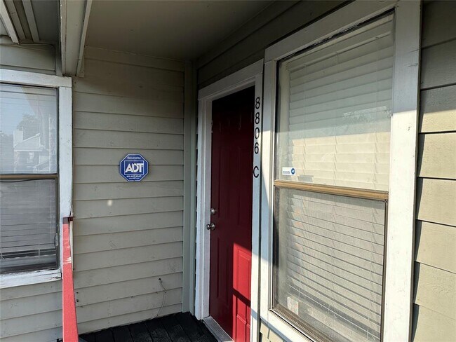 Building Photo - 8806 Schick Rd