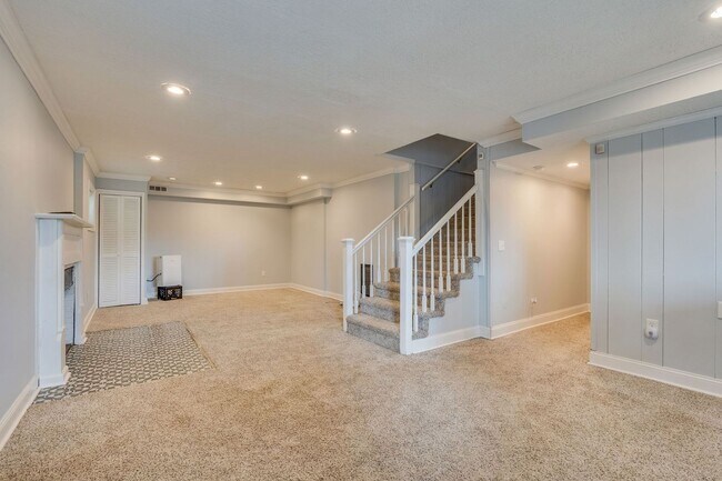 Building Photo - 4 Bedroom / 4 Bath Home for Rent! Kingspor...