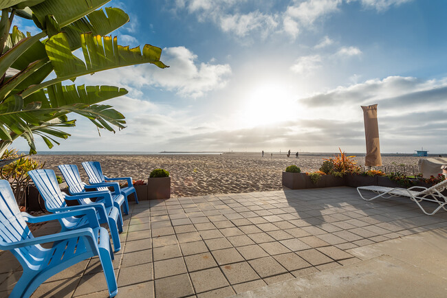 Building Photo - 6307 Ocean Front Walk