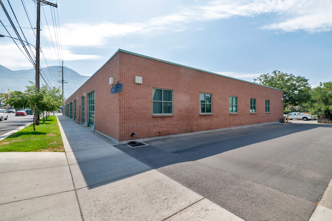 Building Photo - 211 E 500 N