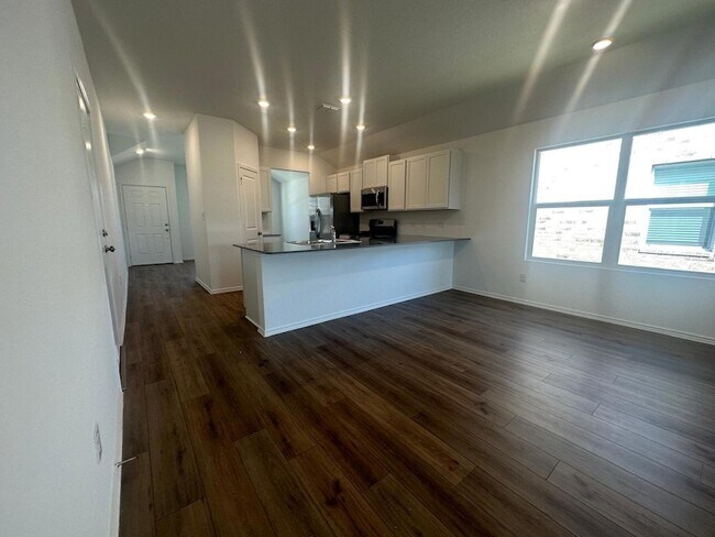 Building Photo - 453 Alamito Ave