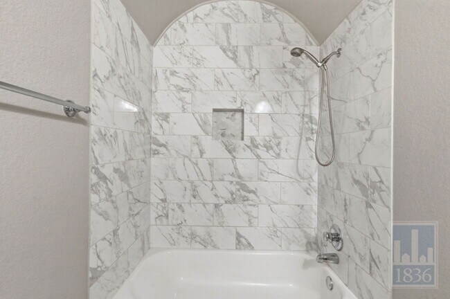 Building Photo - 420 Torrington Dr