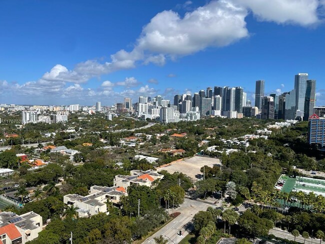 Building Photo - 2475 Brickell Ave