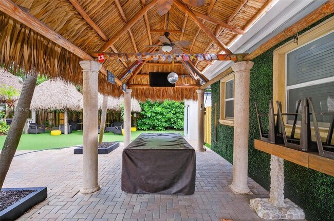 Building Photo - 465 NW 153rd St