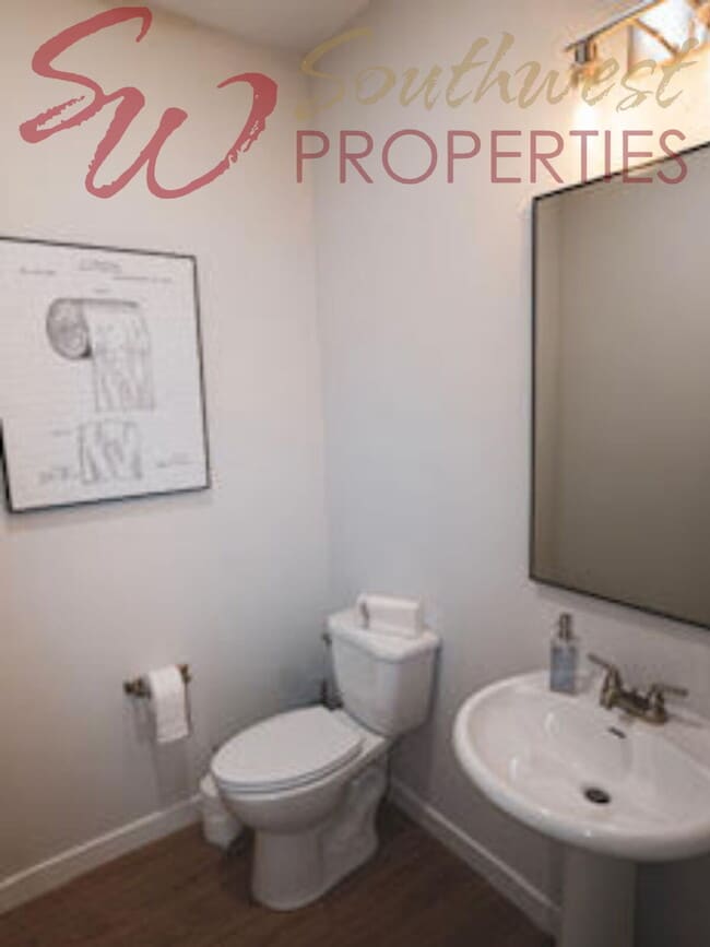 Building Photo - Ebony & Ivory Townhome — Fully Furnished + Walk to Tarleton!