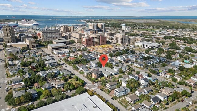 Building Photo - 918 Winnie St