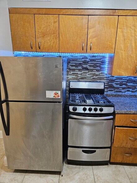 Building Photo - 1648 E 55th St