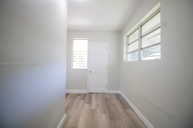 Building Photo - 5860 SW 9th St
