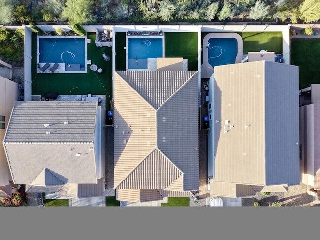 Building Photo - 1644 E Cielo Grande Ave