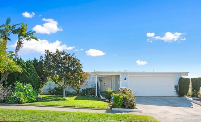 Building Photo - 3636 Oceanhill Way