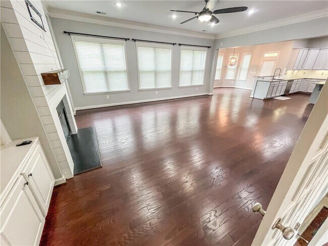 Building Photo - 4450 Wooded Oaks NW