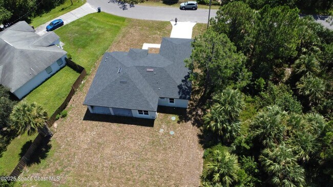 Building Photo - 2862 Pomello Ave SW