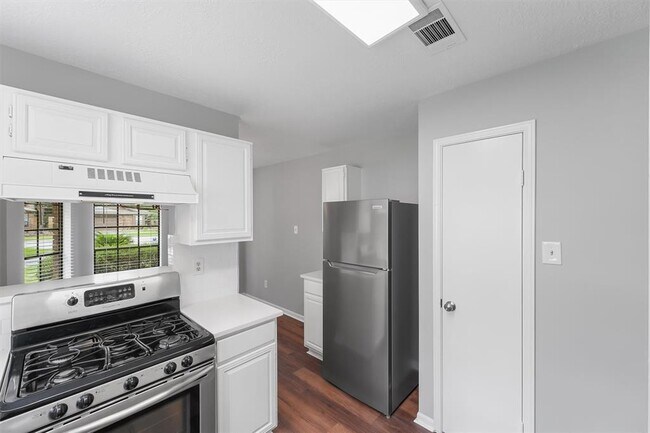 Building Photo - 6 Fiddlers Cove Pl