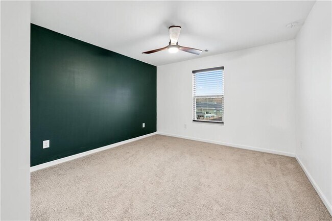 Building Photo - 1586 Garden View Dr