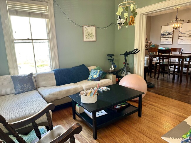 Building Photo - 109 Foster St