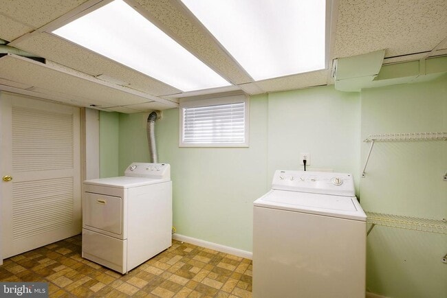 Building Photo - 5408 20th Ave