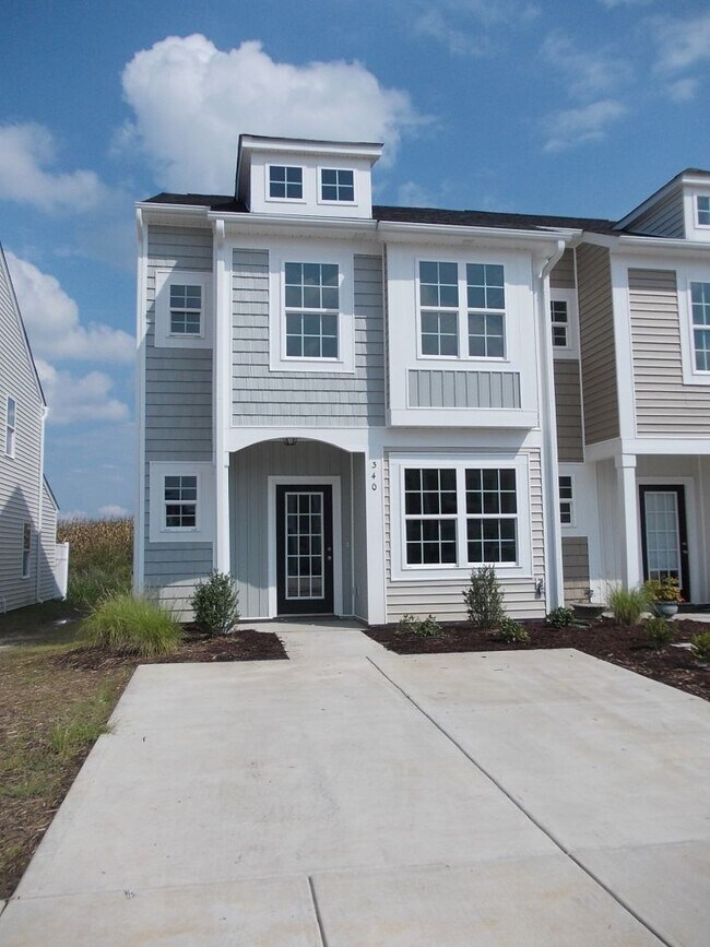 Primary Photo - Rare 3 Bedroom townhome between Harrisburg...
