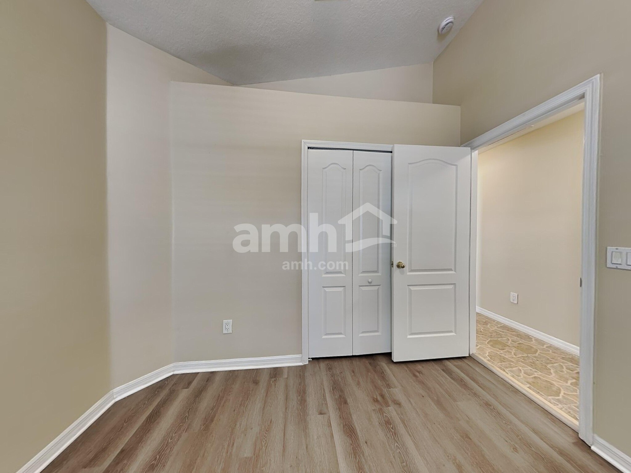 Building Photo - 8467 Quarter Horse Dr