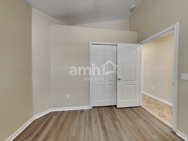 Building Photo - 8467 Quarter Horse Dr