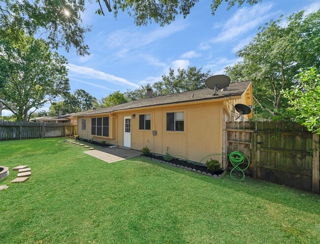 Building Photo - 22626 Leedstown Ln