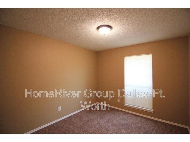 Building Photo - 442 Kimmel Dr
