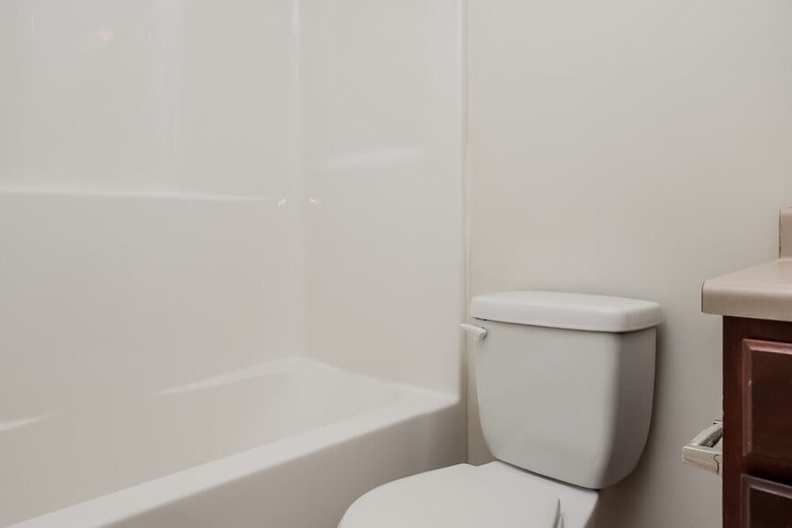 Building Photo - 1752 Old Dogwood