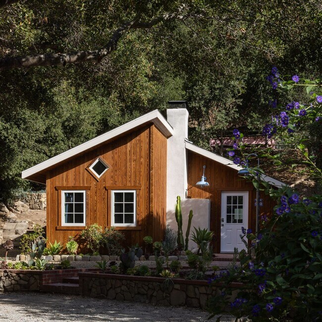 Building Photo - Ojai Mountain Hideaway!