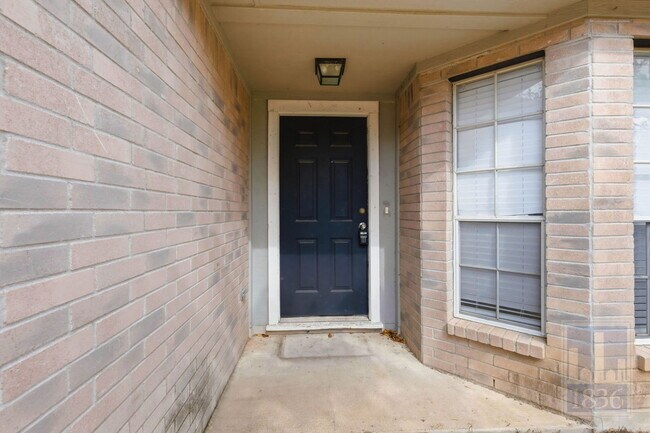 Building Photo - 1612 Sylvia Ln