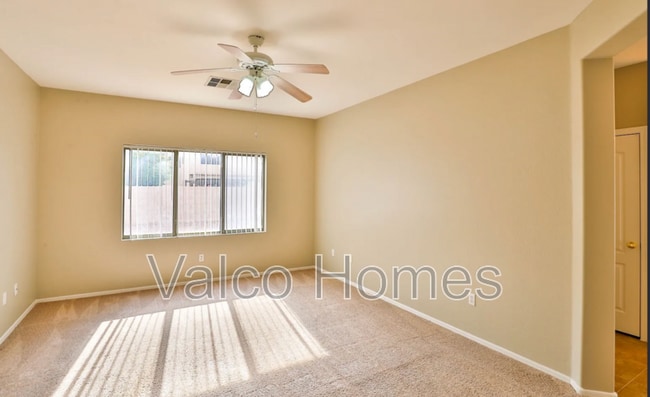 Building Photo - 2047 E Riviera Dr