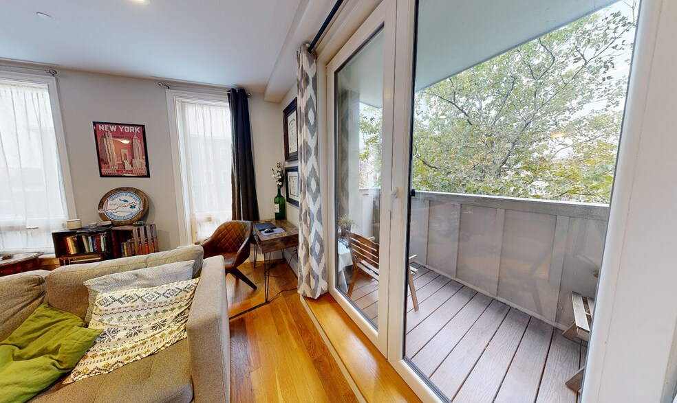 Building Photo - 168 Hampshire St