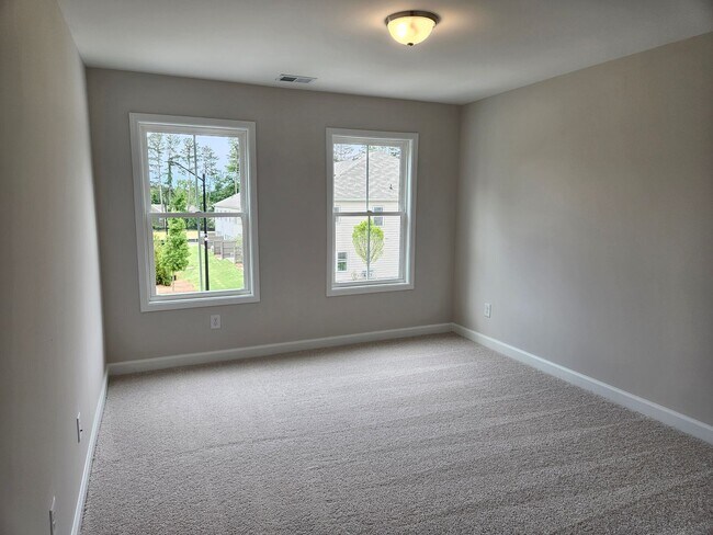 Building Photo - 125 Priestwood Ln