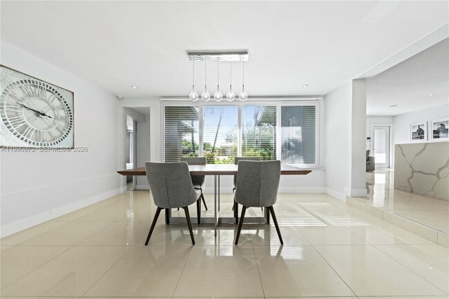 Building Photo - 217 E Acre Dr