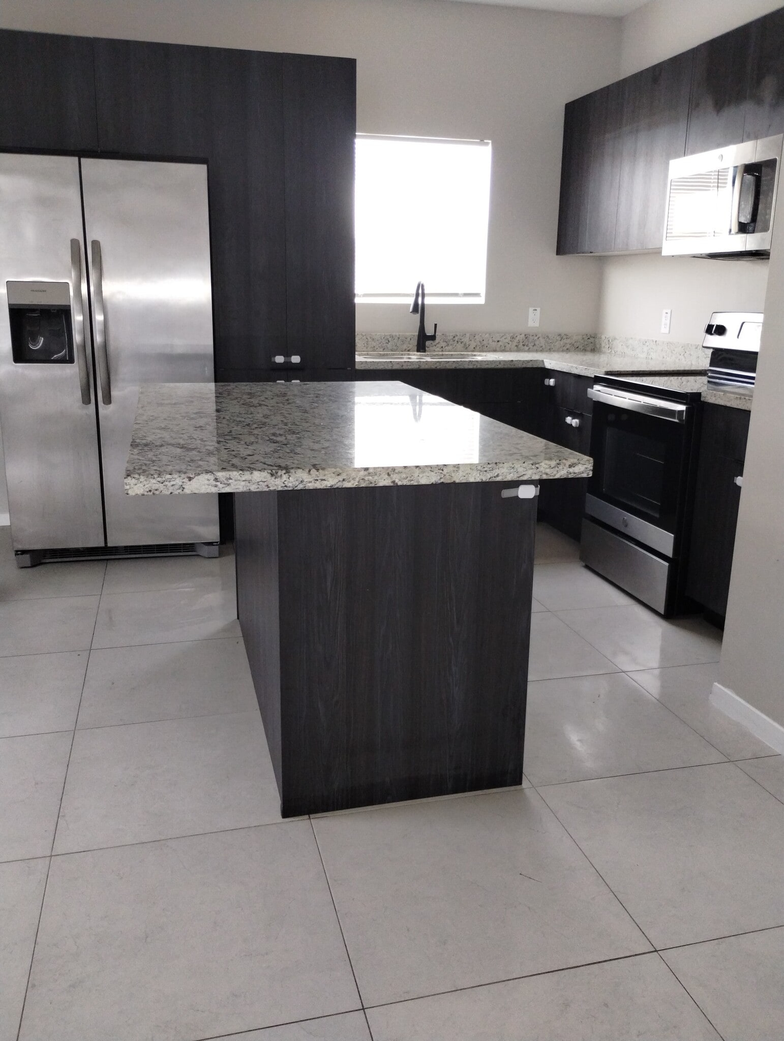 Building Photo - Shary Manor