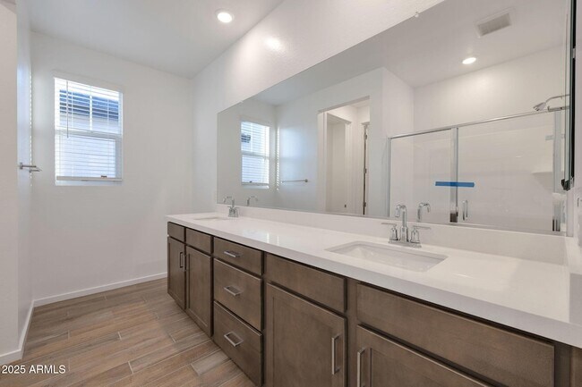 Building Photo - 2468 W Rowel Rd